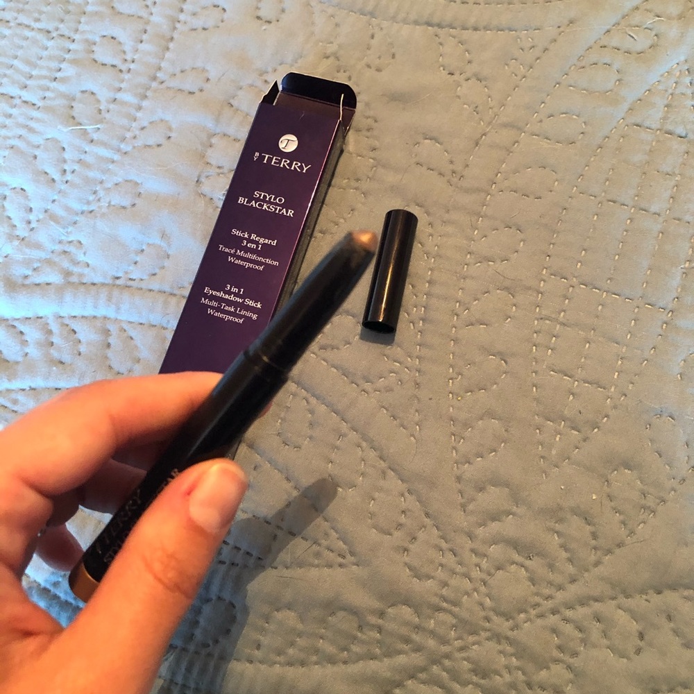 Eyeshadow stick